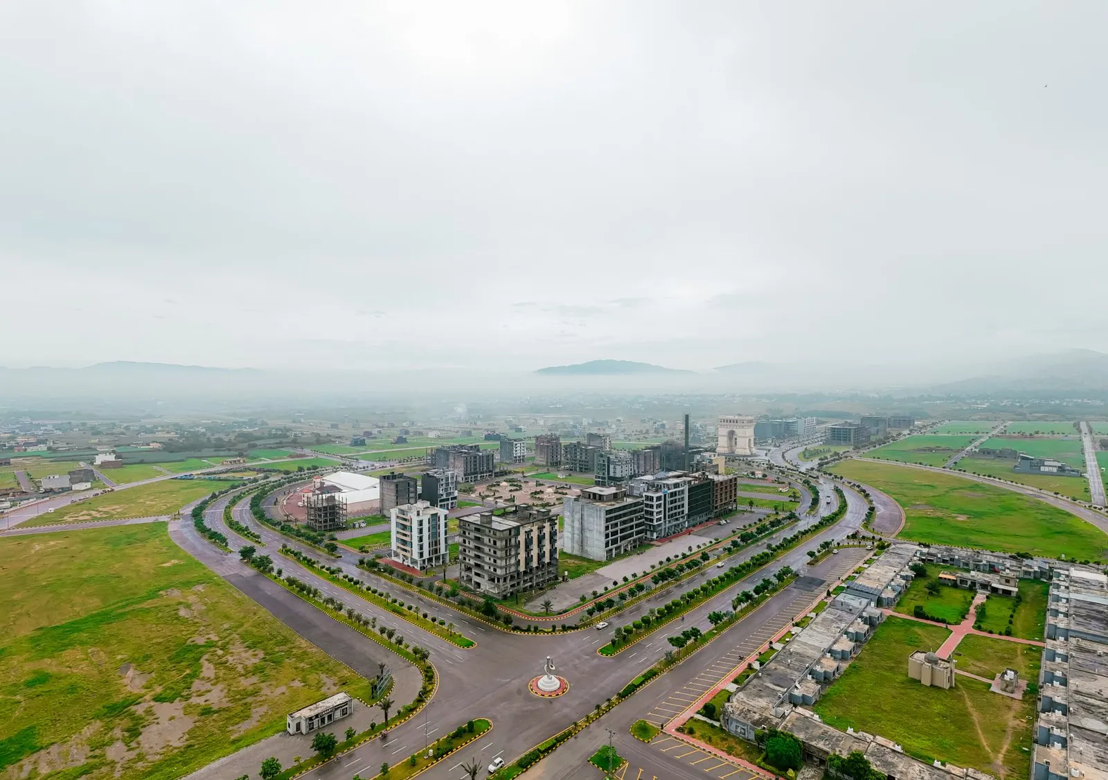 Faisal Hills Location